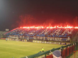 Ponad 2 tysiące  kibiców Lecha w Łodzi - fot. widzewiak.pl