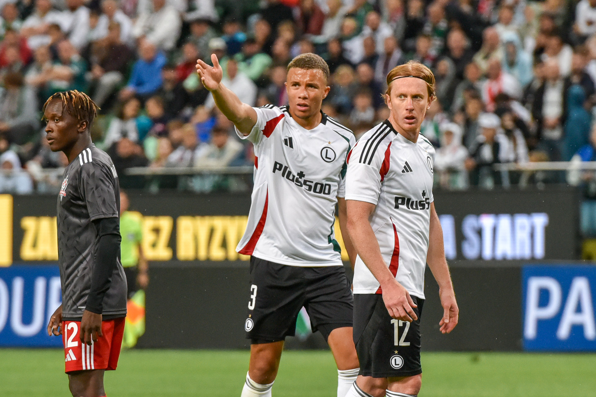 Legia Warszawa - FK Aktobe Steve Kapuadi Radovan Pankov