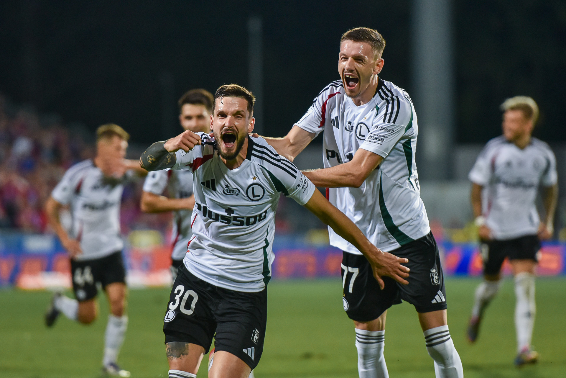 Raków Częstochowa - Legia Warszawa Petar Stojanović gol radość Emral Krasniqi