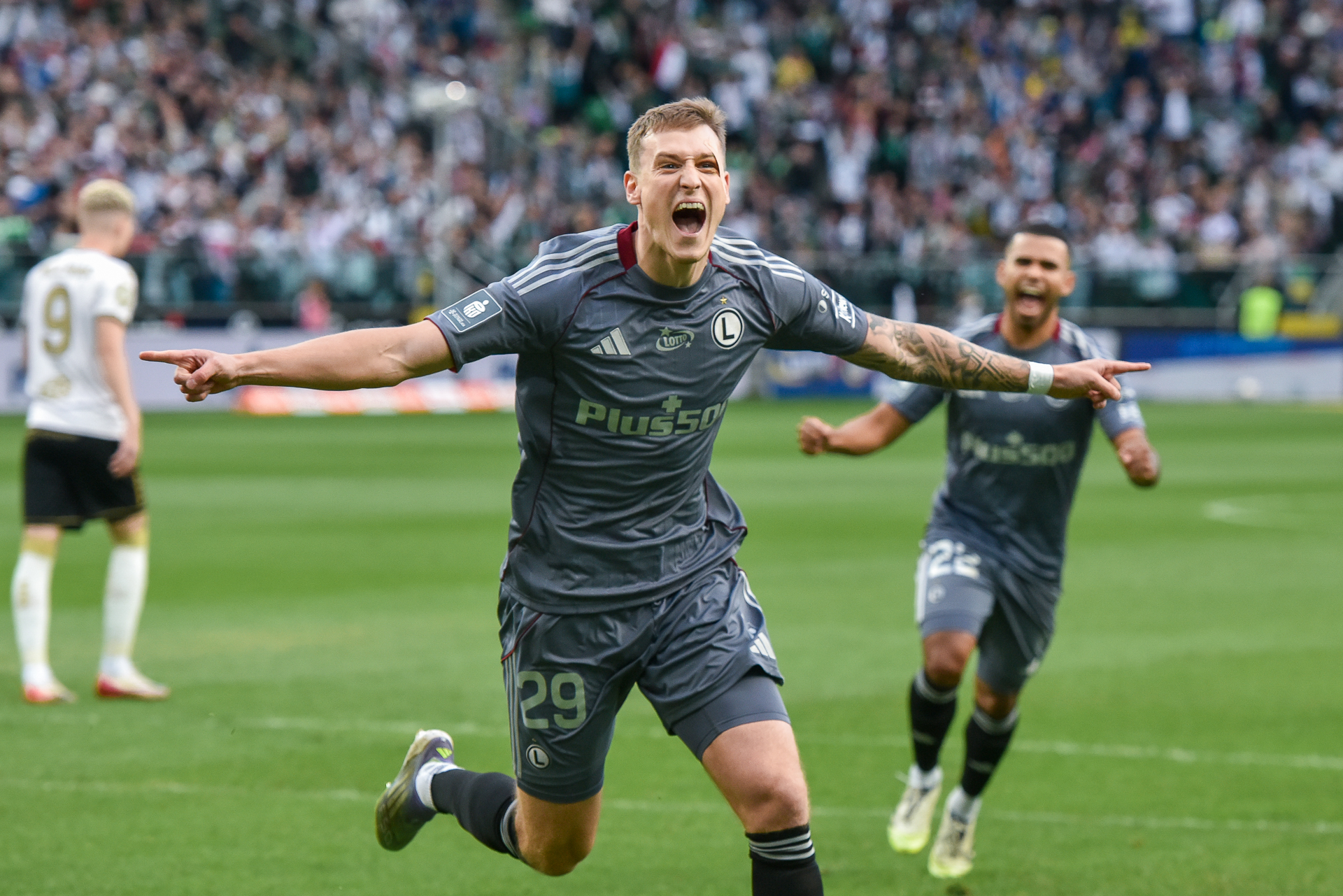 Legia Warszawa - Pogoń Szczecin Mileta Rajović gol radość