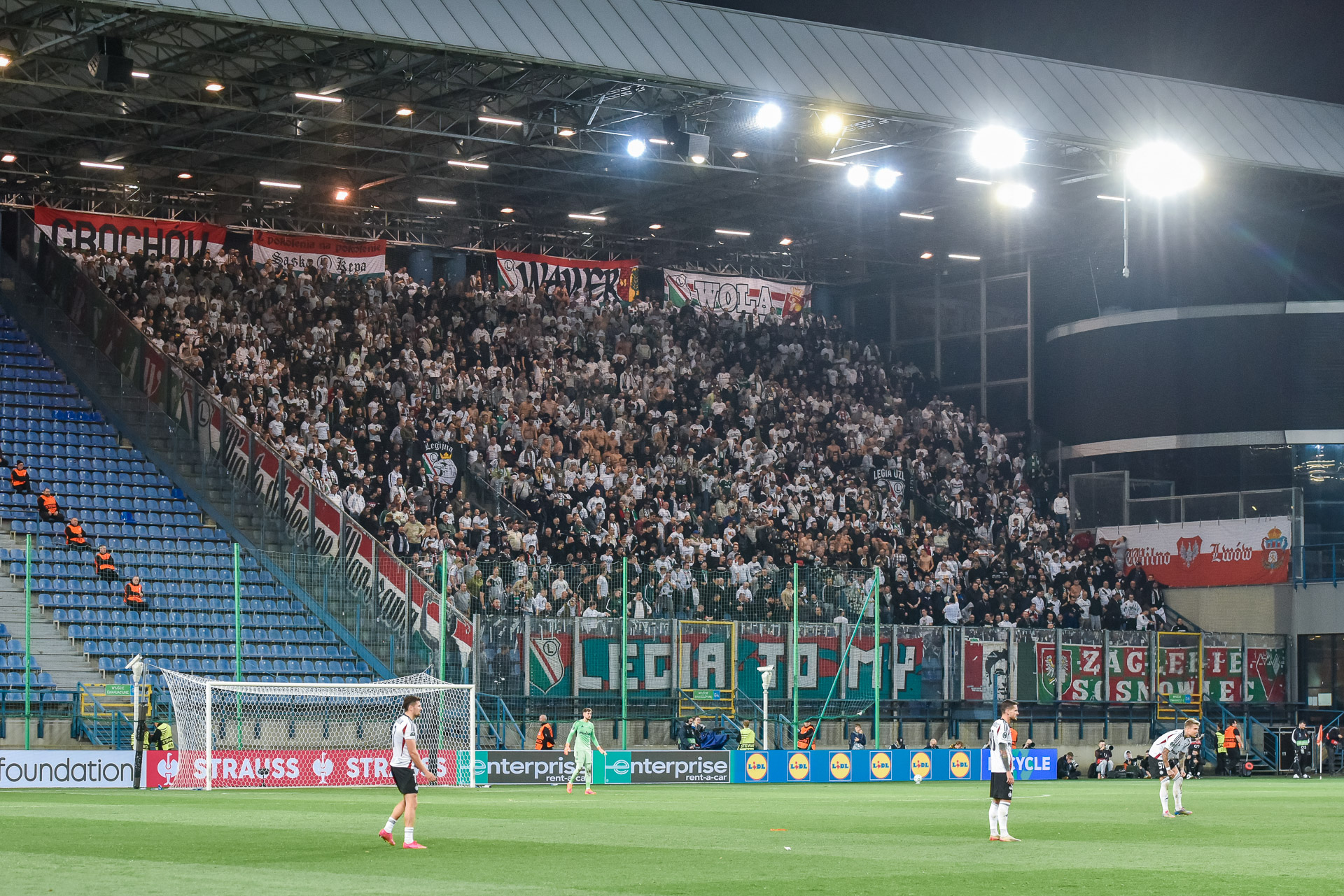 Szachtar Donieck - Legia Warszawa kibice sektor gości