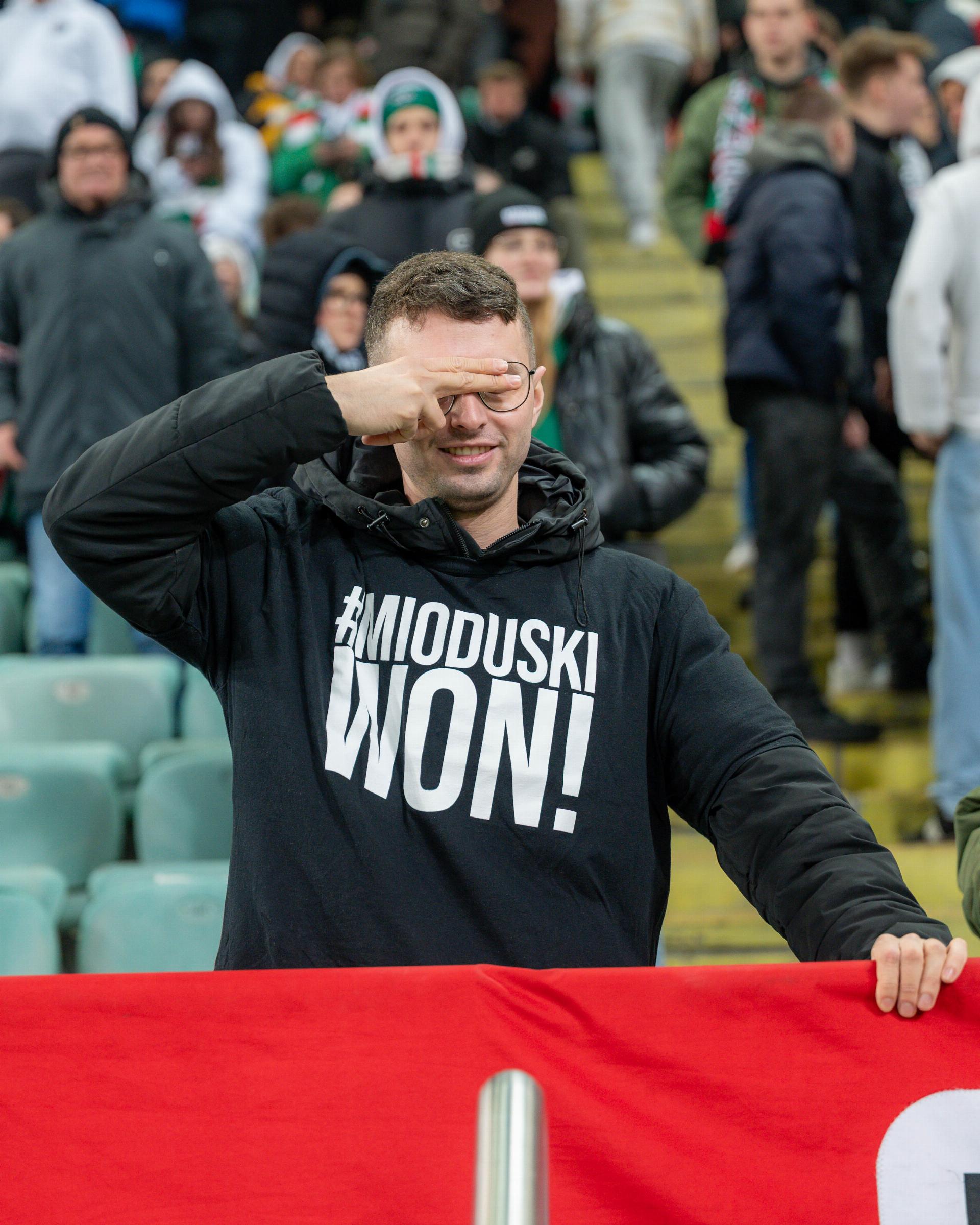 Legia Warszawa - Piast Gliwice kibic Mioduski WON,mecz-1590
