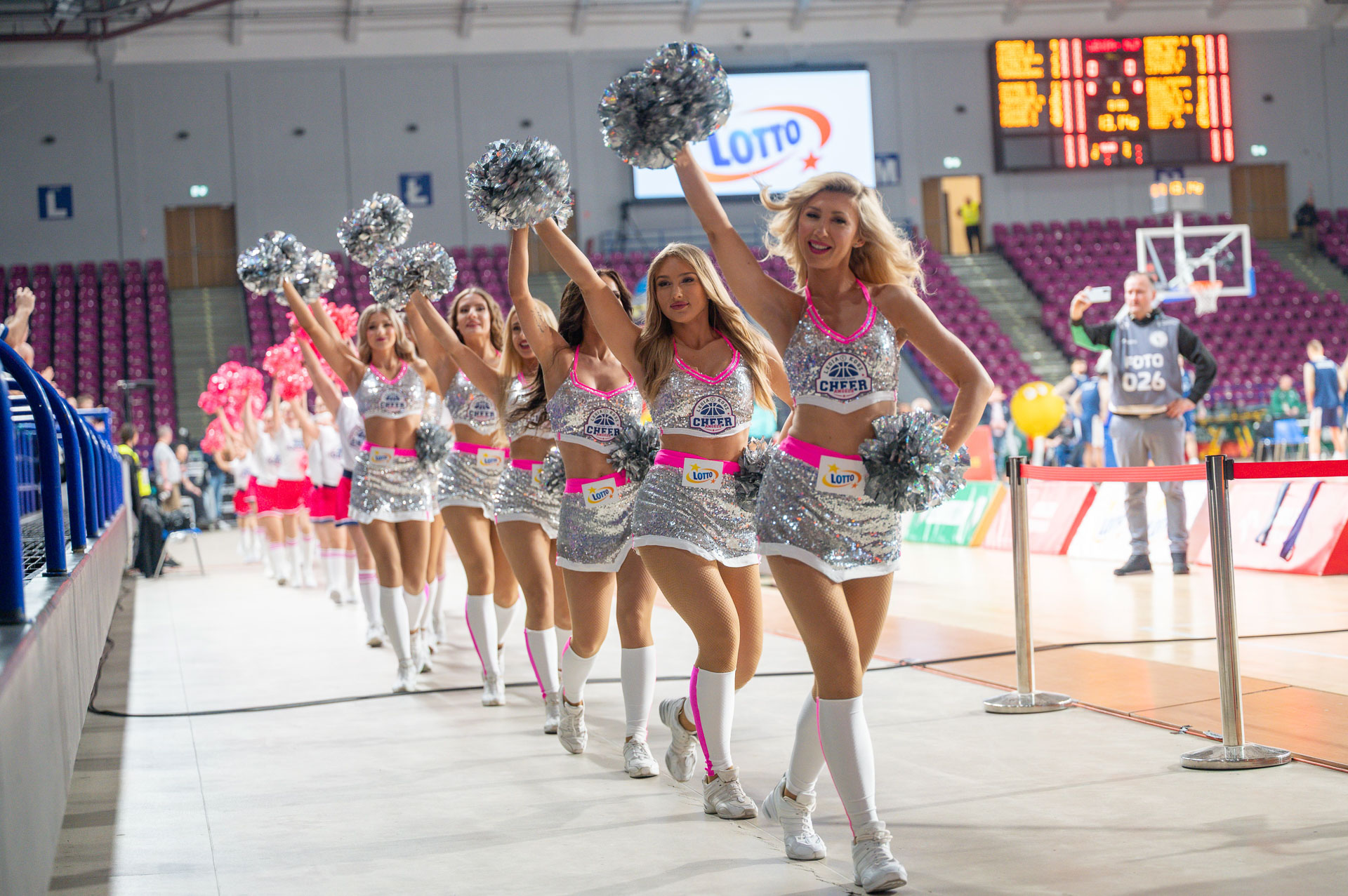 Legia Warszawa - MLP Academics Heidelberg koszykówka cheerleaders