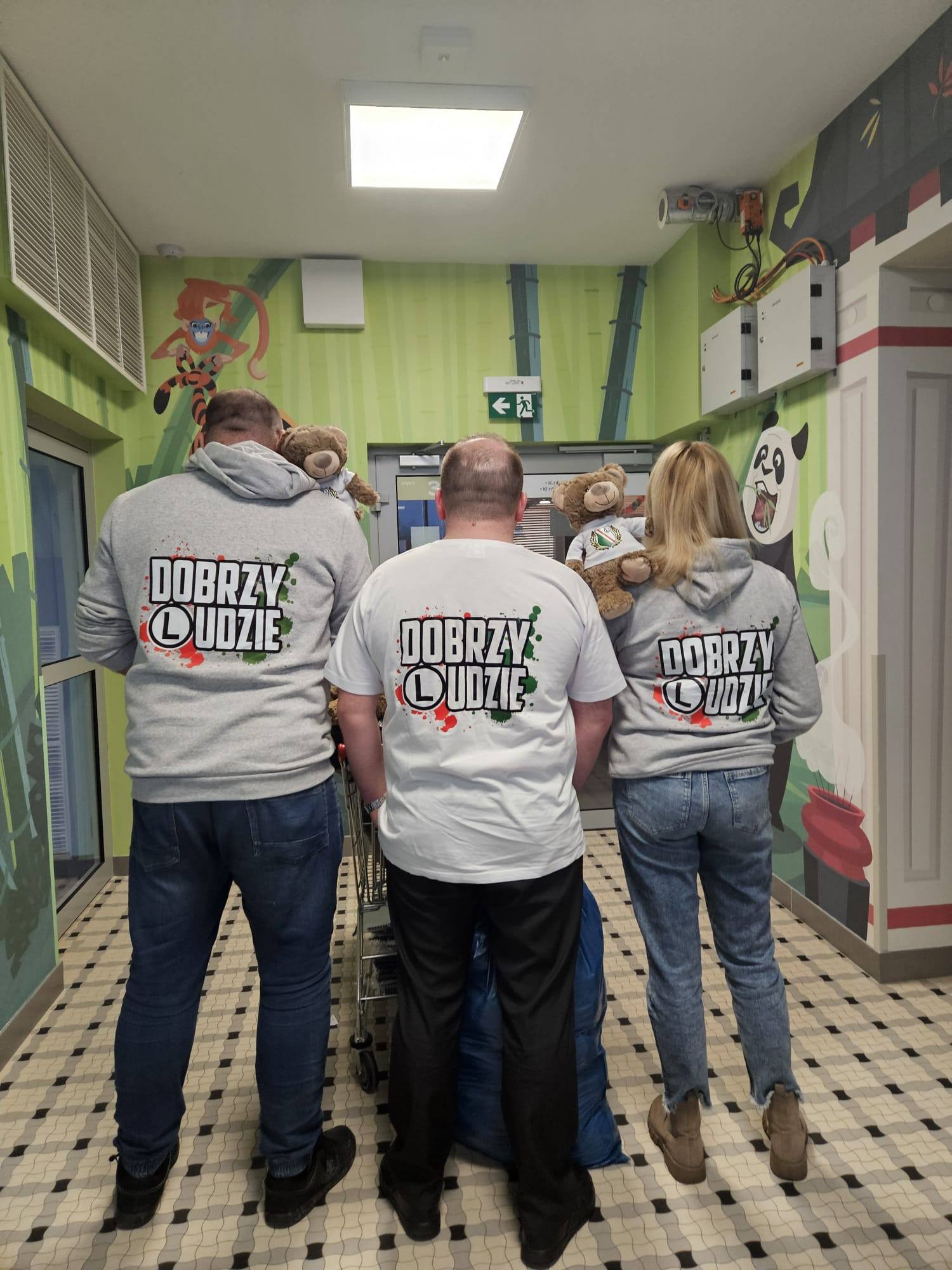 Dobrzy Ludzie,szpital,pluszaki
