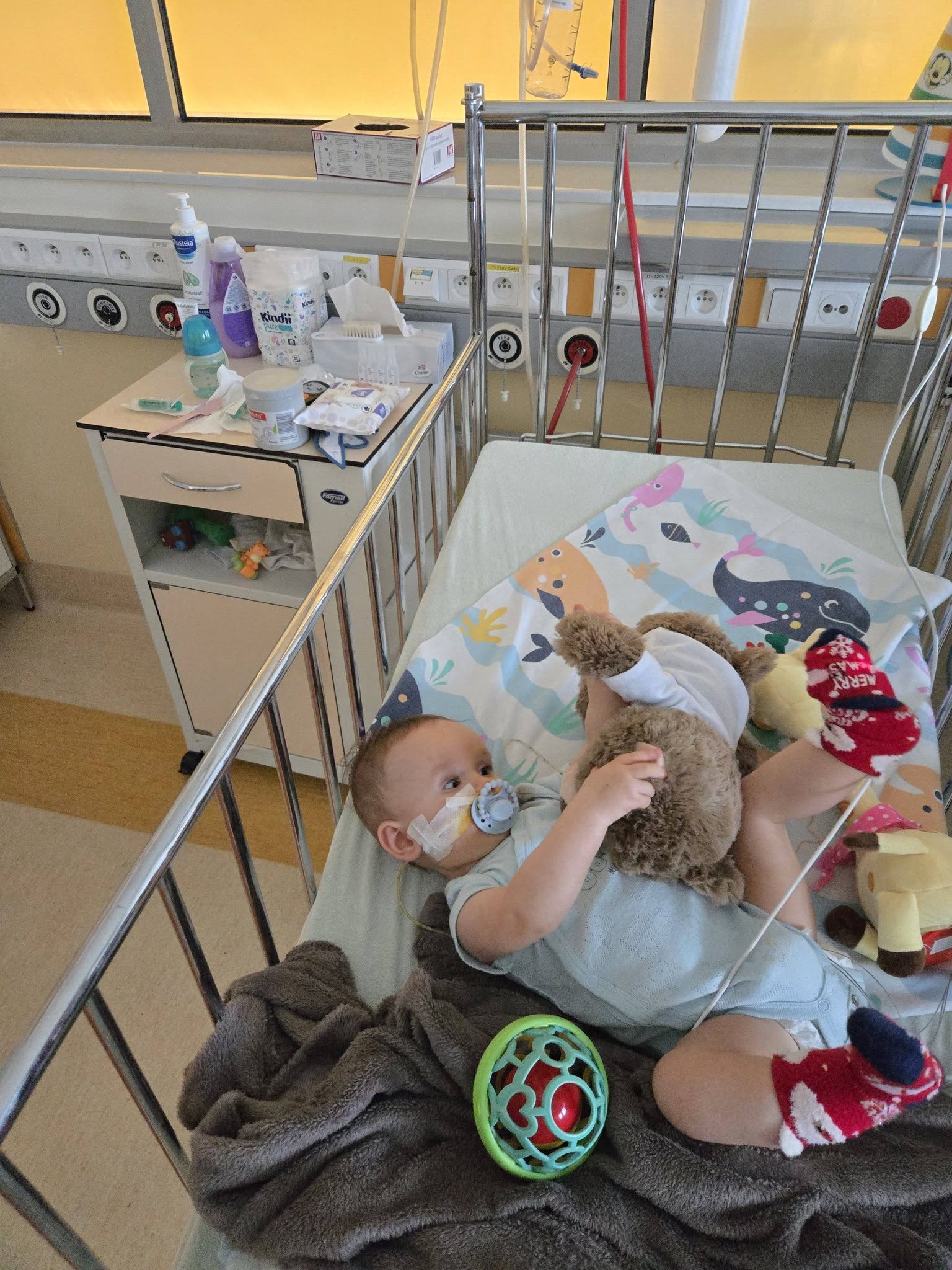 Dobrzy Ludzie,szpital,pluszaki