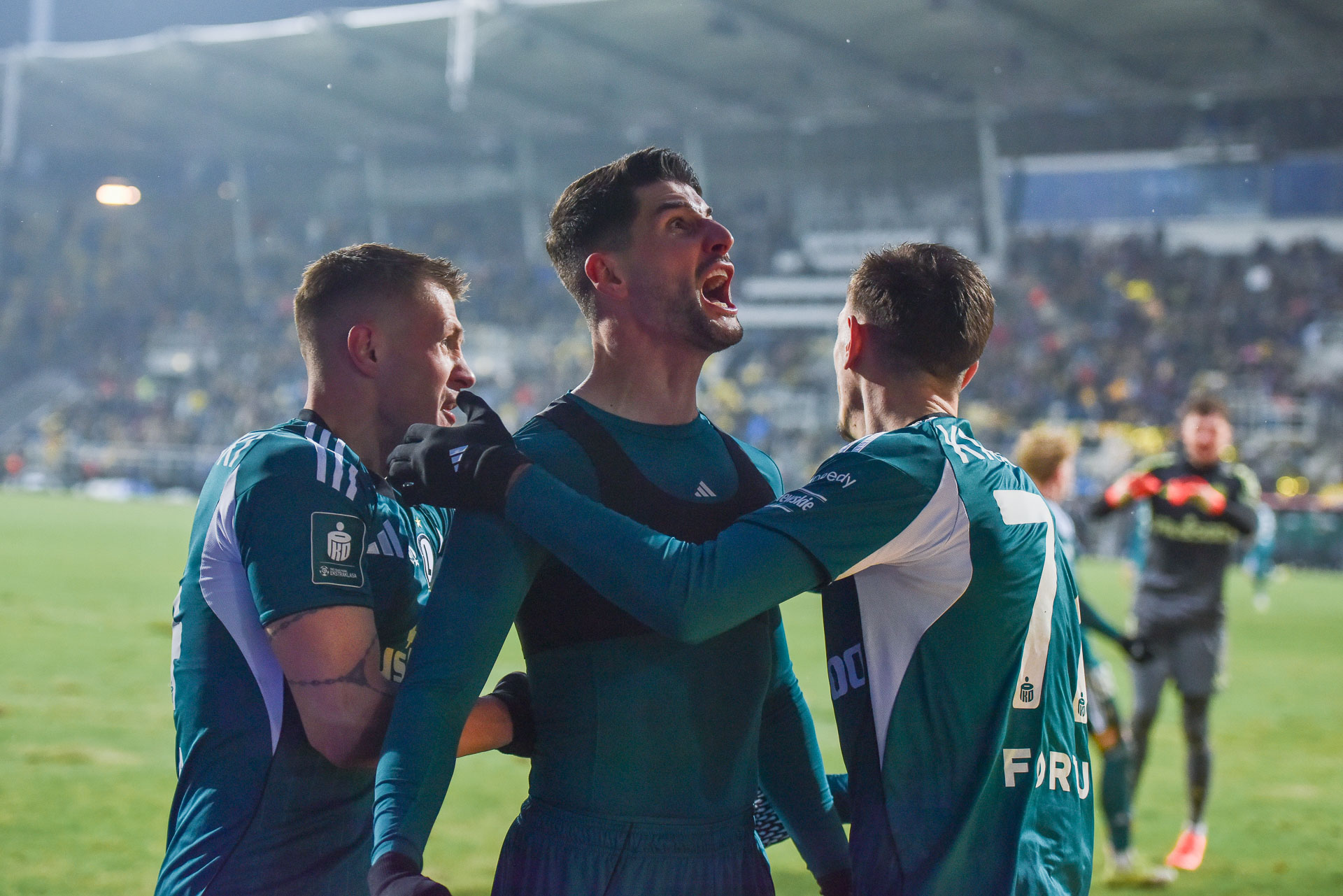 Arka Gdynia - Legia Warszawa Antonio Colak gol radość Damian Szymański Ermal Krasniqi