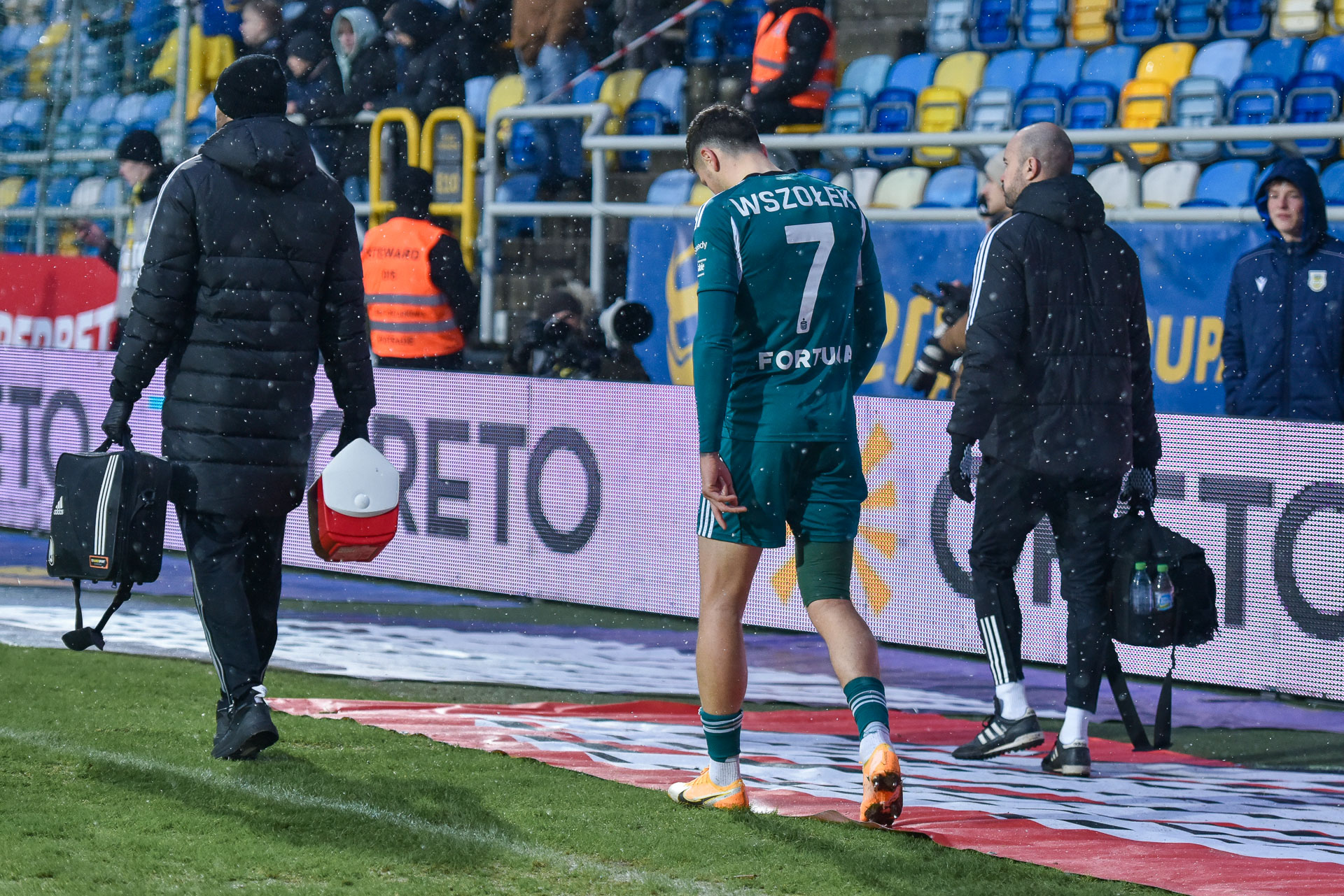 Arka Gdynia - Legia Warszawa Paweł Wszołek uraz kontuzja