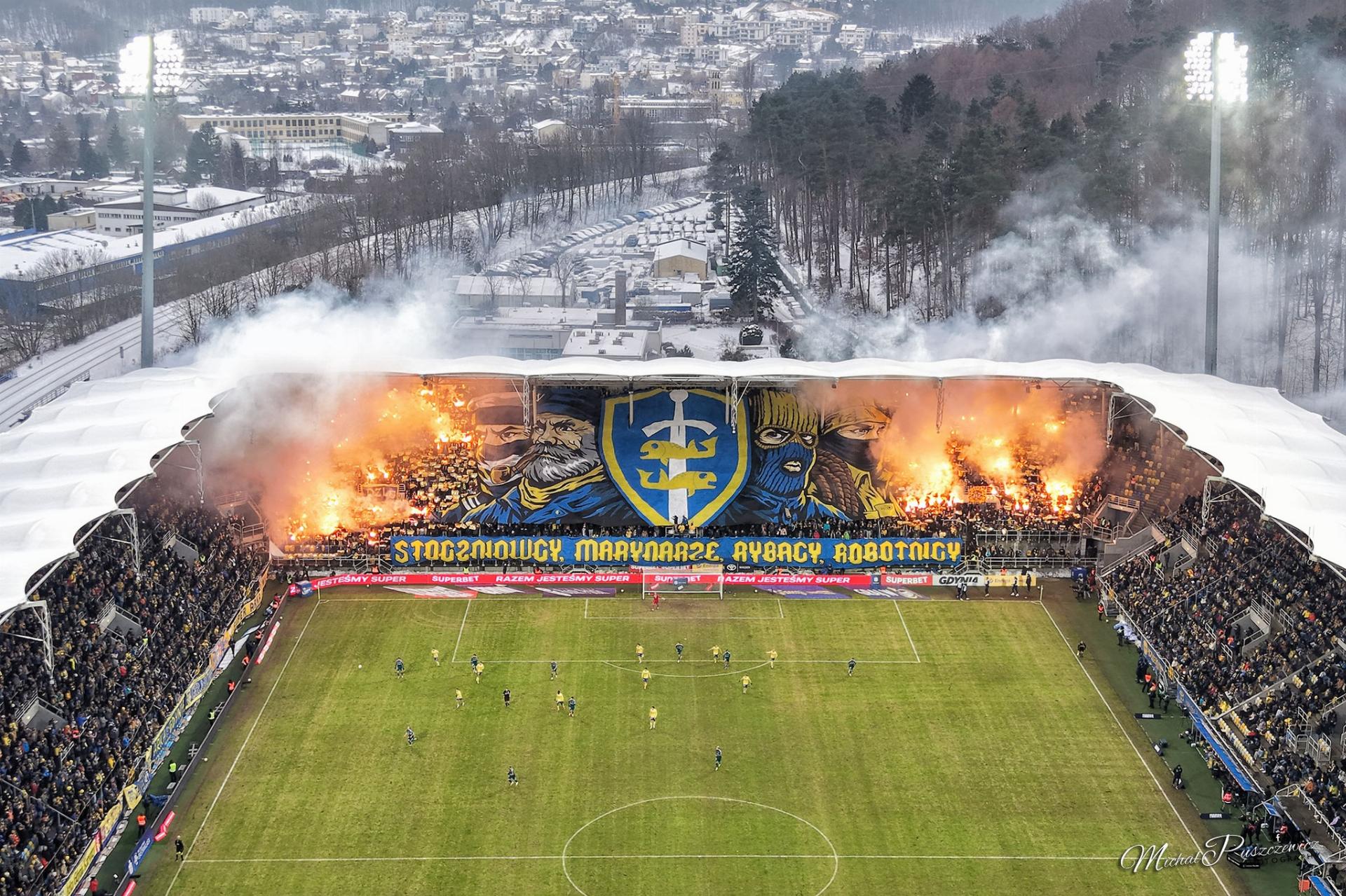 Arka Gdynia na meczu z Legią