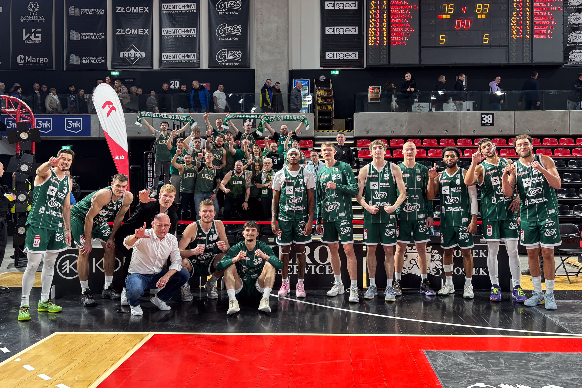 koszykówka Stal Ostrów Wielkopolski - Legia Warszawa drużyna kibice grupowe
